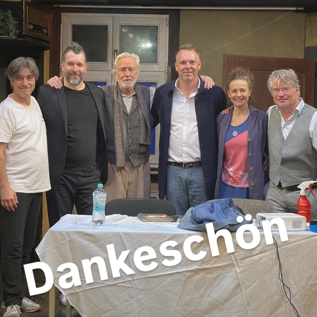 Kultur ist kein Luxus. Sie ist das Herz unserer Gesellschaft.

Gestern durfte ich in Netzeband (@netzeband_kultur) das Theaterstück „Extrawurst“ genießen – ein Abend voller Witz, Tiefgang und kluger Zwischentöne. Theater, das bewegt. Theater, das verbindet. Theater, das uns den Spiegel vorhält.

Mein großer Dank gilt dem wunderbaren Ensemble:
Gerd Silberbauer, Daniel Pietzuch, 
Hans Machowiak, Susanne Theil
um Frank Matthus.
Und allen, die hinter den Kulissen diese Produktion möglich gemacht haben.
Ihr zeigt, wie lebendig unsere Kulturlandschaft ist – und warum sie Unterstützung verdient. Engagement wie dieses ist keine Selbstverständlichkeit. Es ist Ausdruck von Leidenschaft, Mut und gesellschaftlicher Verantwortung.

Für mich ist klar: 
Kultur stärkt Gemeinschaft. 
Kultur schafft Dialog. 
Kultur braucht verlässliche Rahmenbedingungen.
Wir dürfen nicht nur applaudieren – wir müssen auch ermöglichen.

Danke für diesen besonderen Abend. Und danke für euren Einsatz für unsere Region.

#extrawurst #kulturstärken #theater #engagement